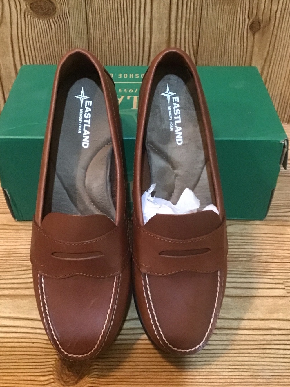 NWT Eastland Women’s “Classic” Brown Leather Penny Loafers - Picture 2 of 4
